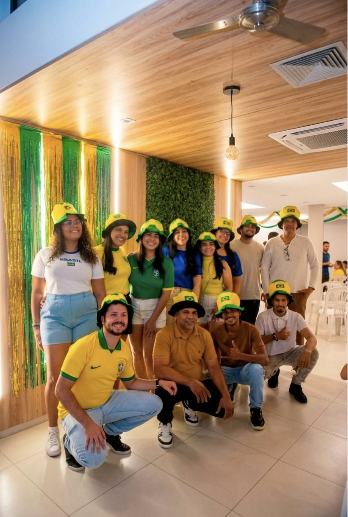 Equipe da Casa do Colono no campo